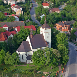 Baranow Sandomierski - kosciol parafialny. EU, Pl, Podkarpackie. LOTNICZE.